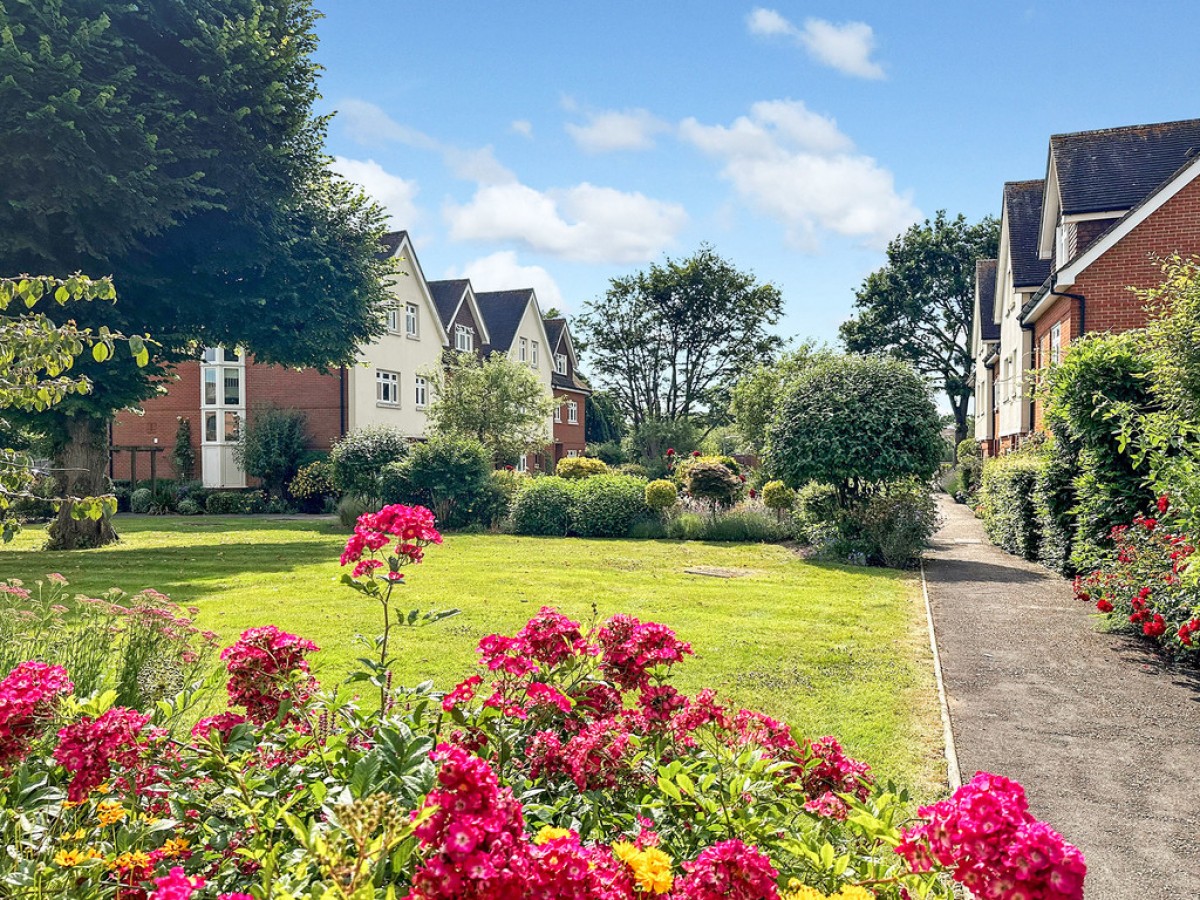 Hewells Court, Horsham