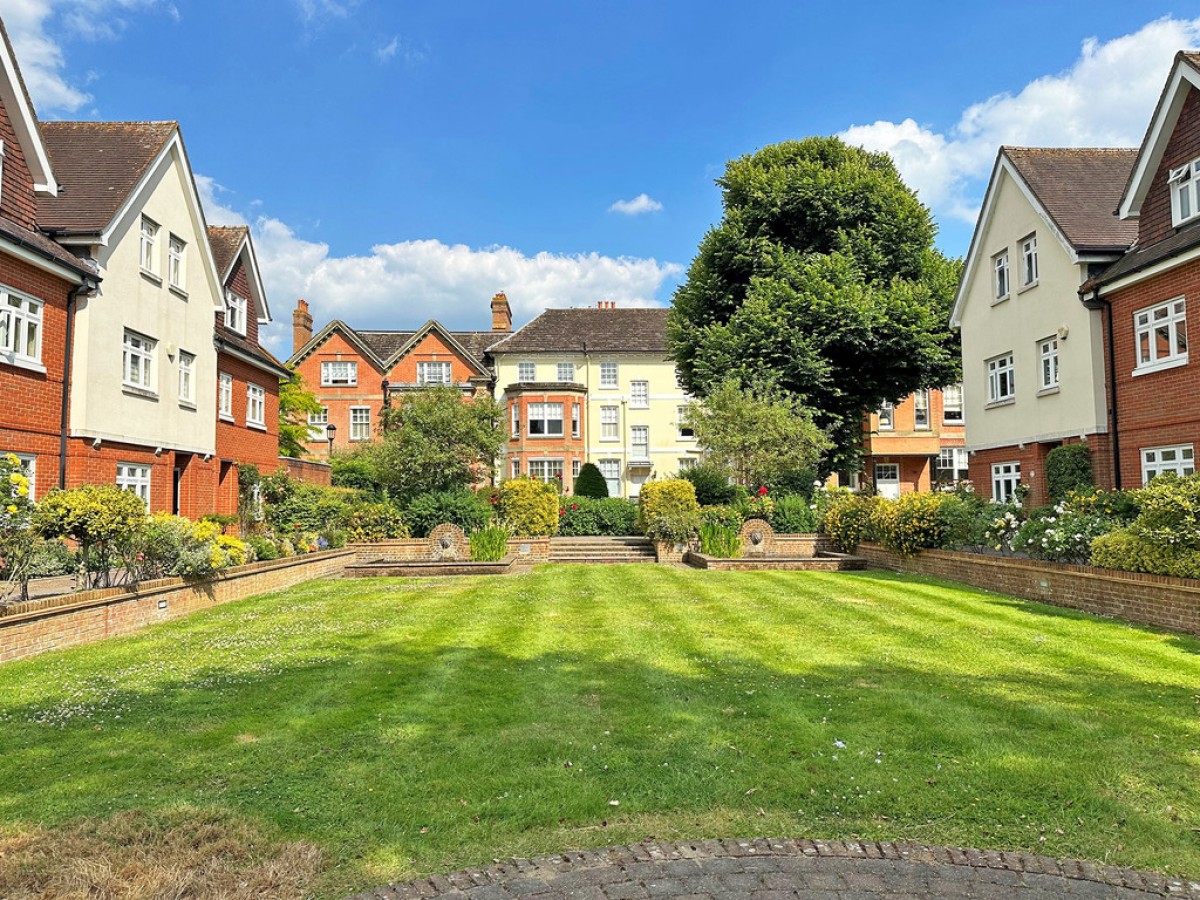 Hewells Court, Horsham