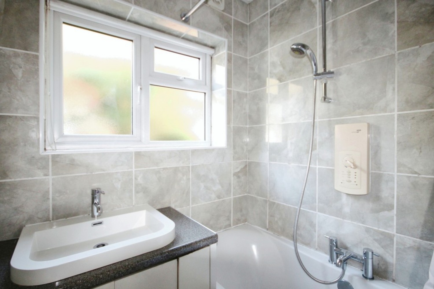 2 bedroom Flat for Letting London Road, East Grinstead