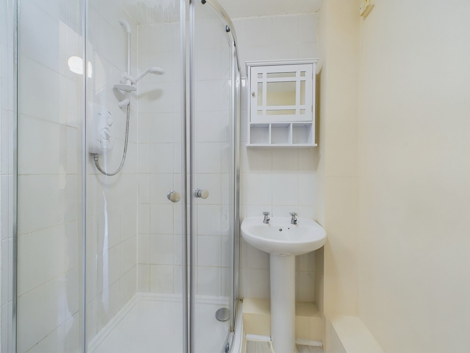 1 bedroom Flat in St Leonards Park, East Grinstead