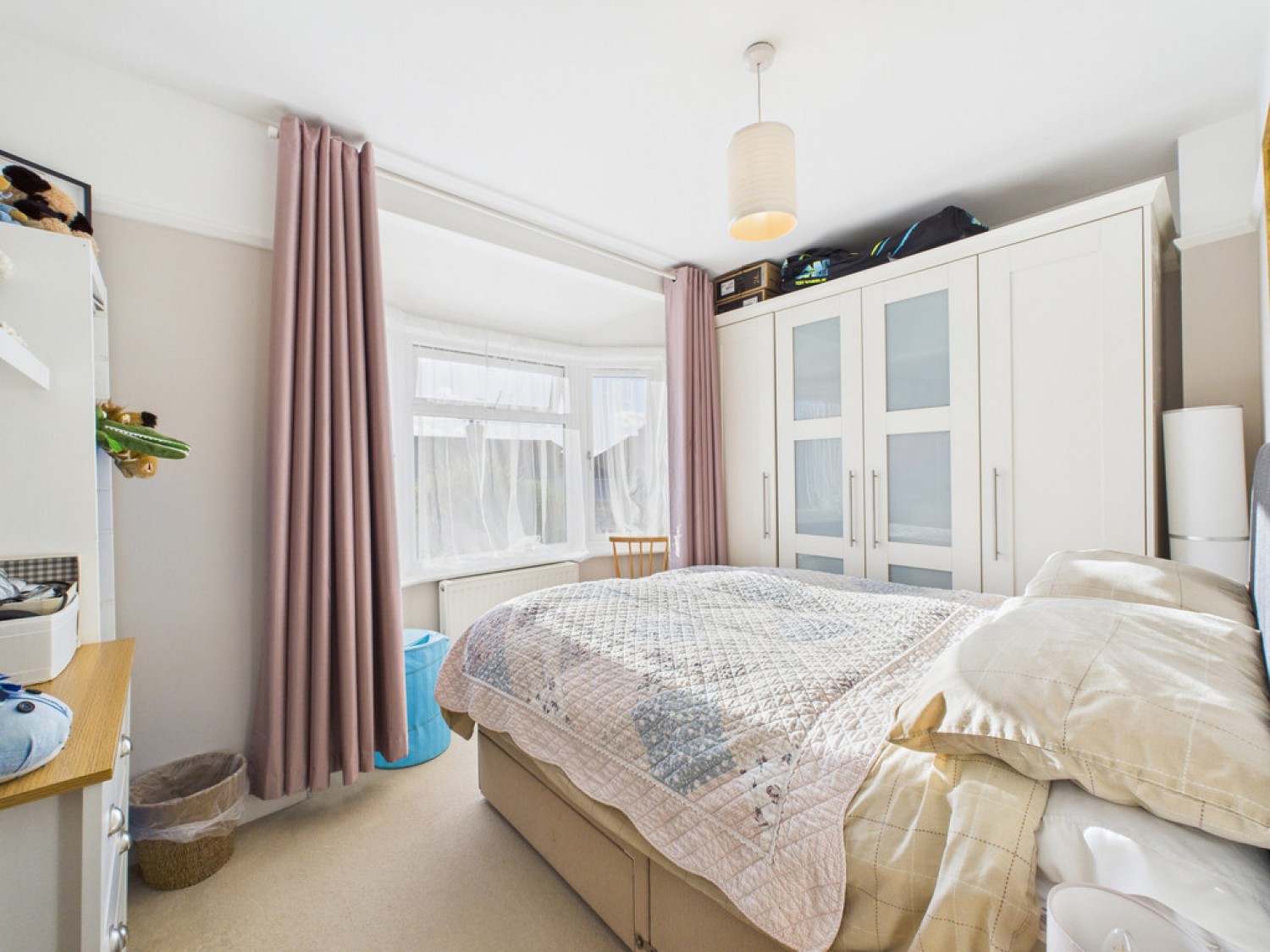 3 bedroom House in Bethune Road, Horsham