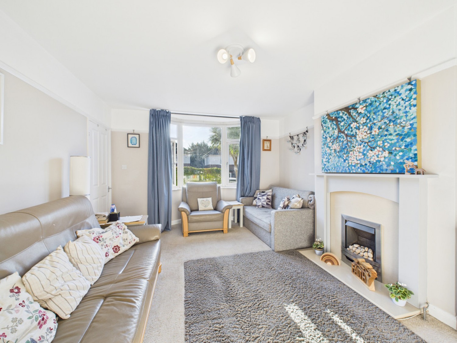 3 bedroom House in Bethune Road, Horsham