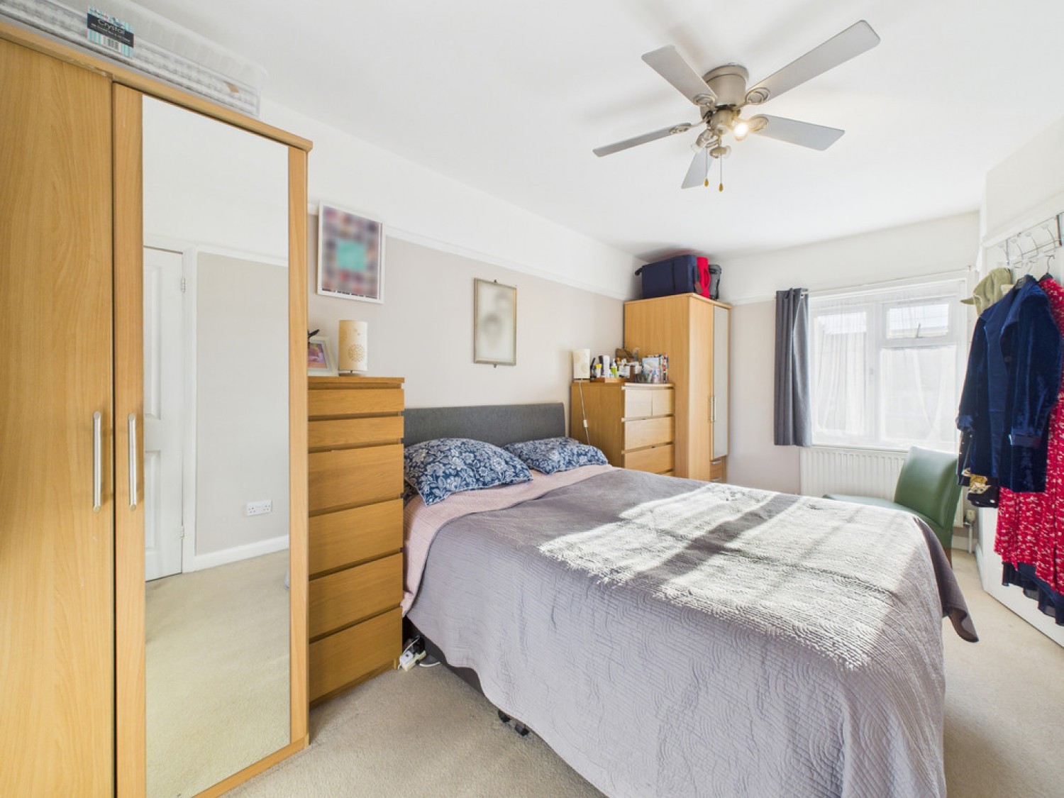 3 bedroom House in Bethune Road, Horsham