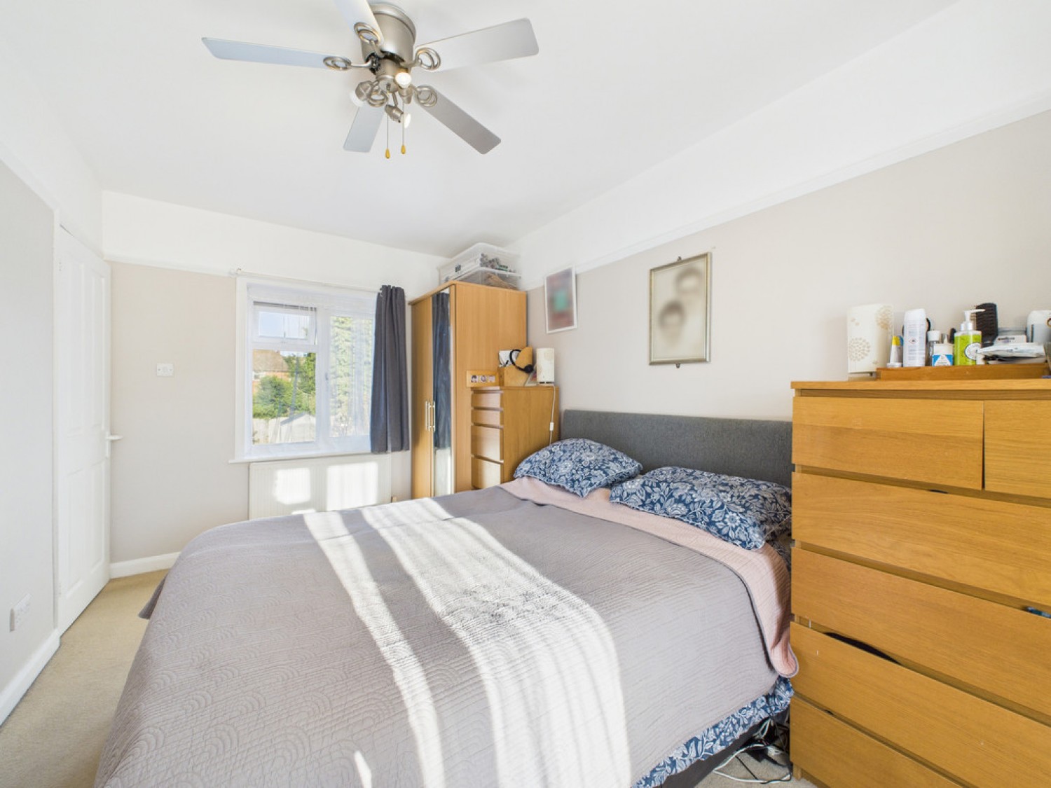 3 bedroom House in Bethune Road, Horsham