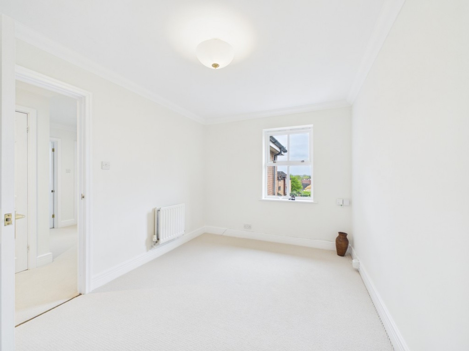 3 bedroom Flat for Sale Wimblehurst Road, Horsham