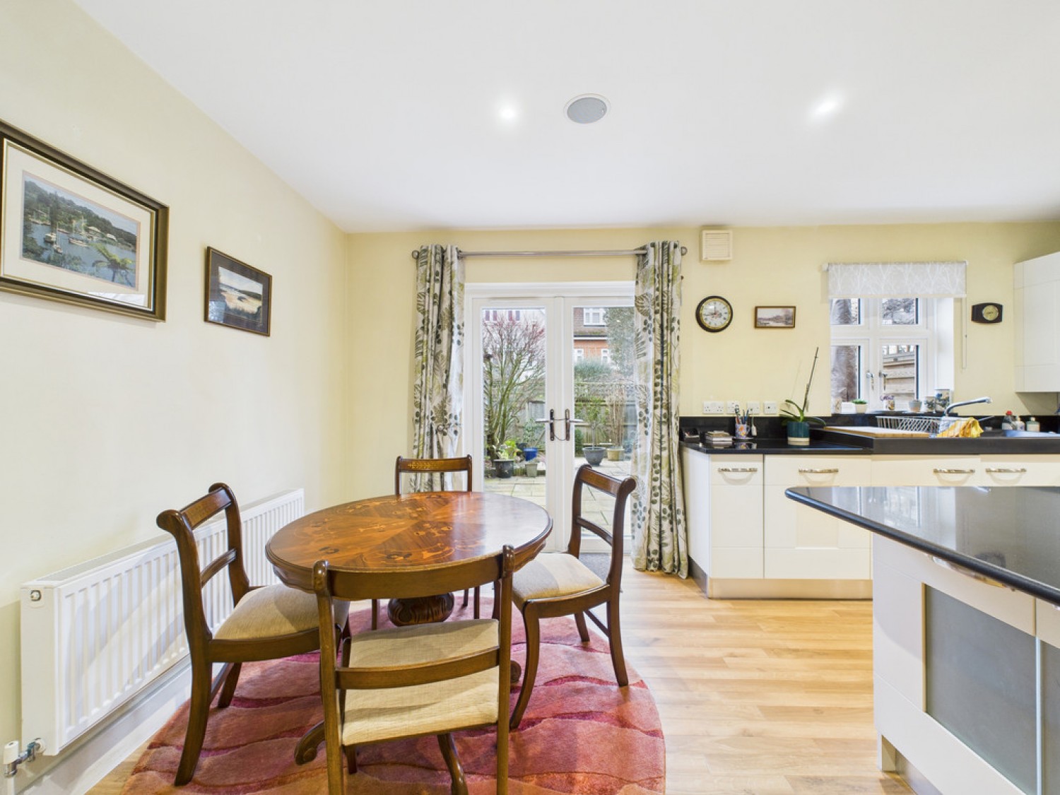 Black Horse Way, Horsham