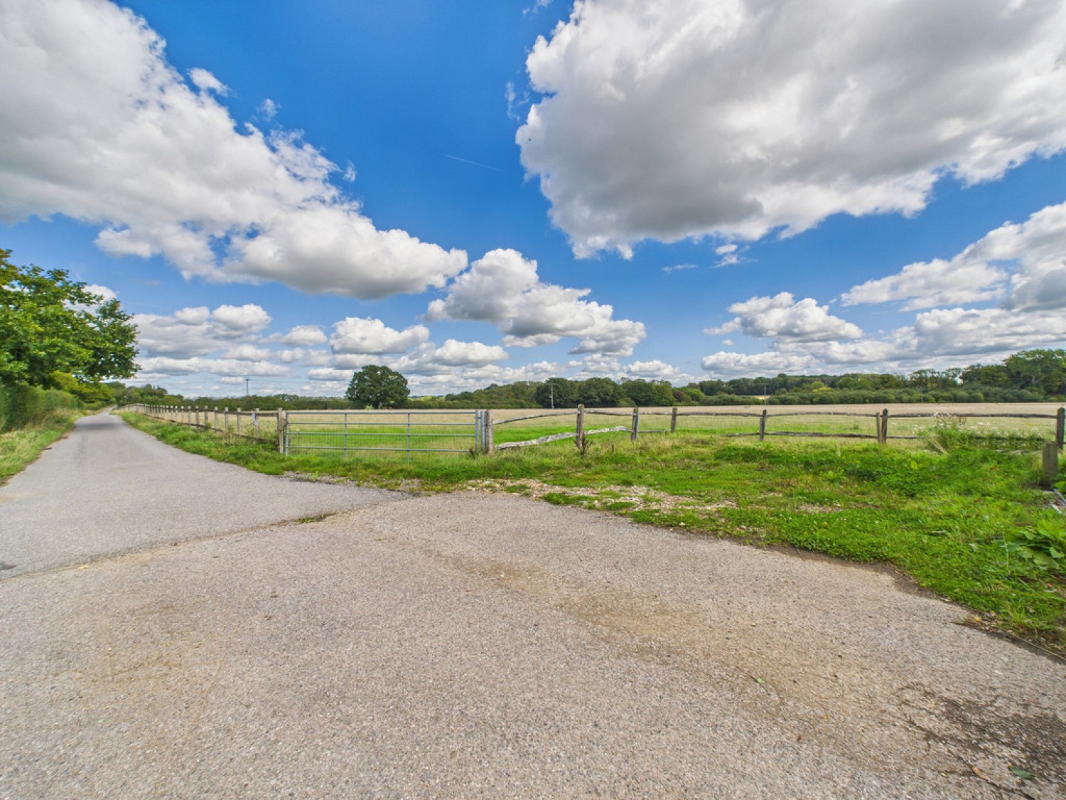 3 bedroom Bungalow for Sale Lyons Road, Slinfold