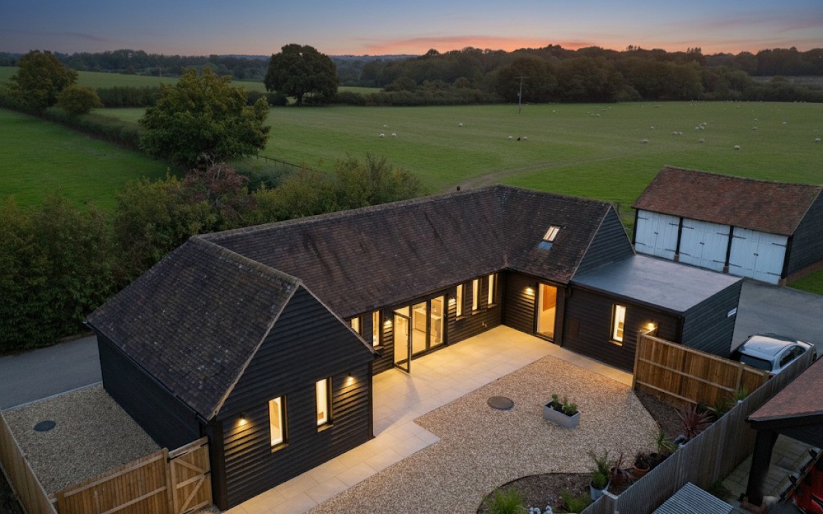 Lyons Road, Slinfold