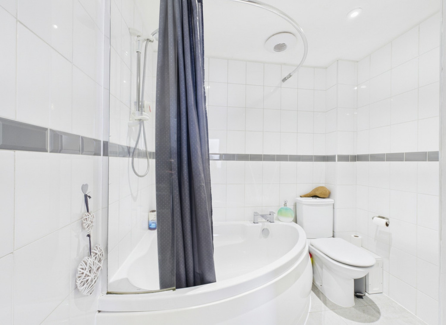 3 bedroom House for Sale Smugglers Way, Barns Green