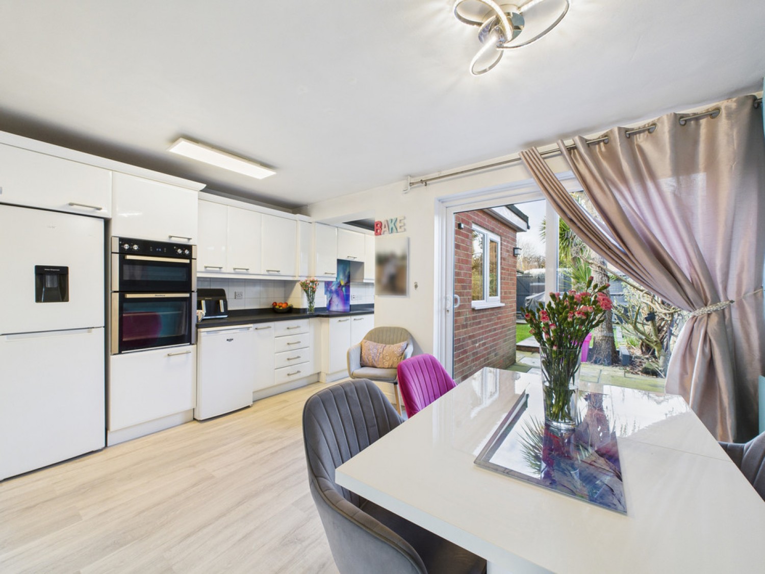 3 bedroom House for Sale Smugglers Way, Barns Green