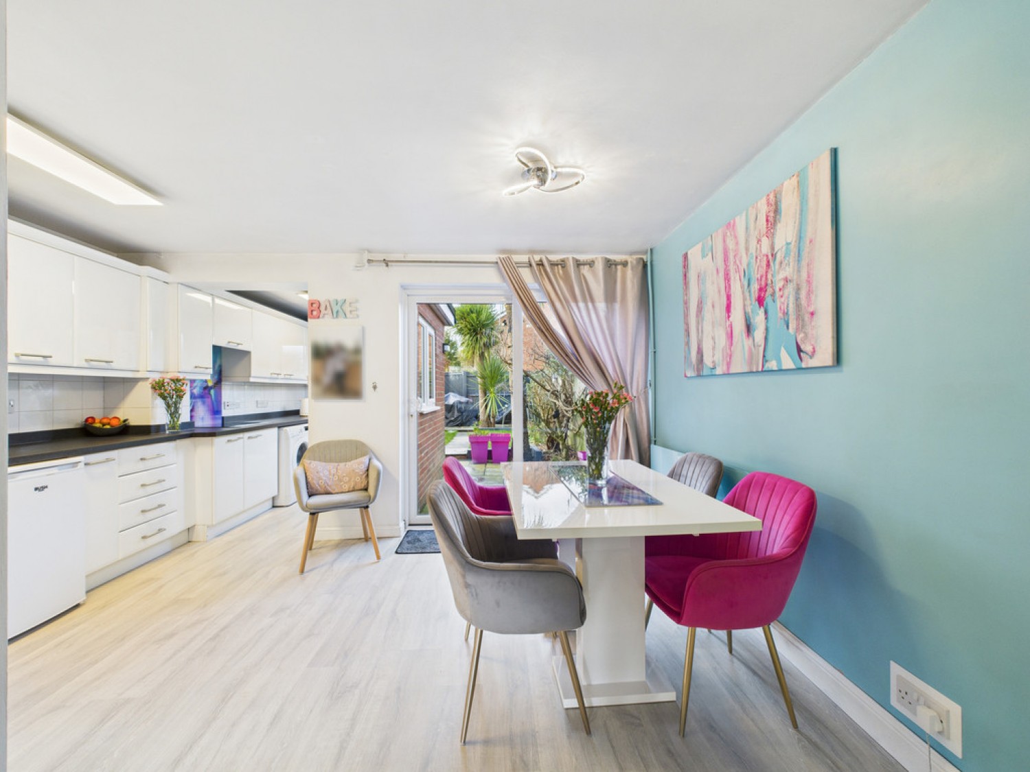 3 bedroom House for Sale Smugglers Way, Barns Green