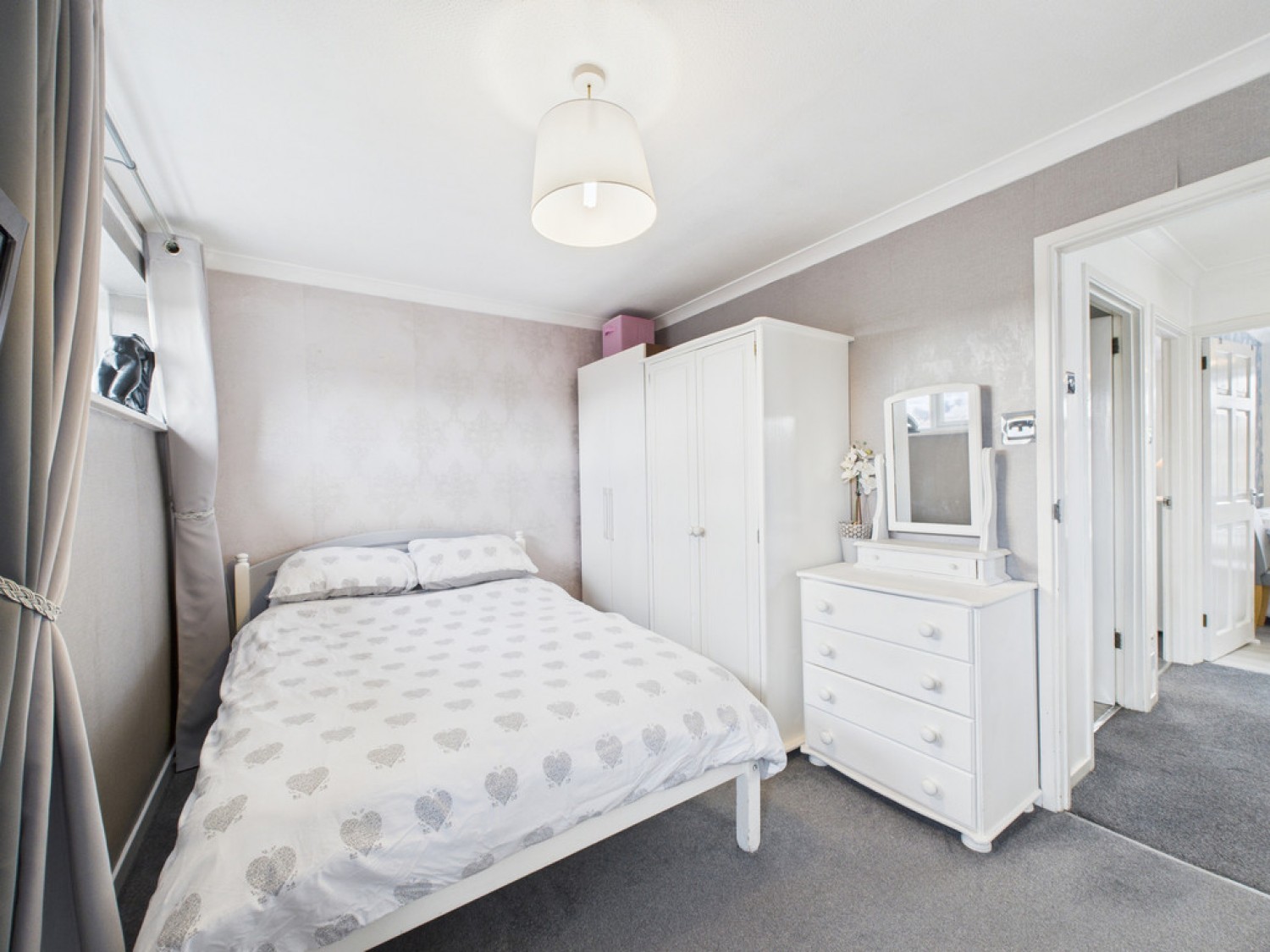 3 bedroom House for Sale Smugglers Way, Barns Green