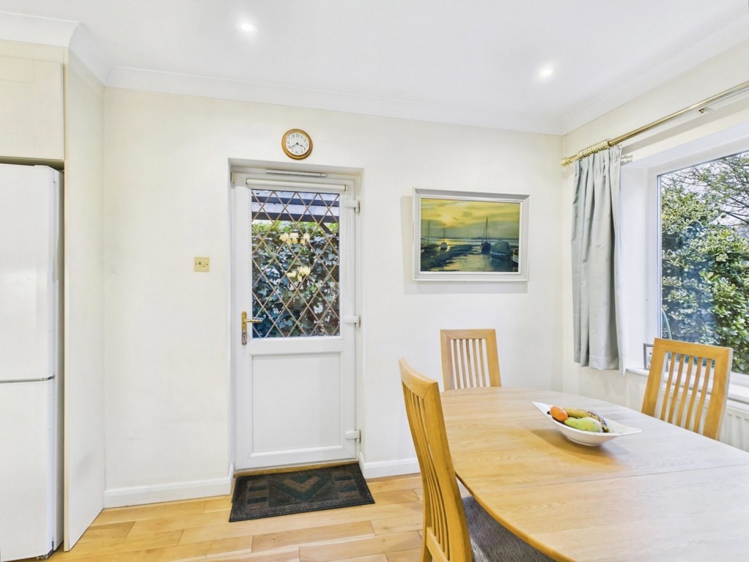 4 bedroom Bungalow in Park Way, Pound Hill, Crawley