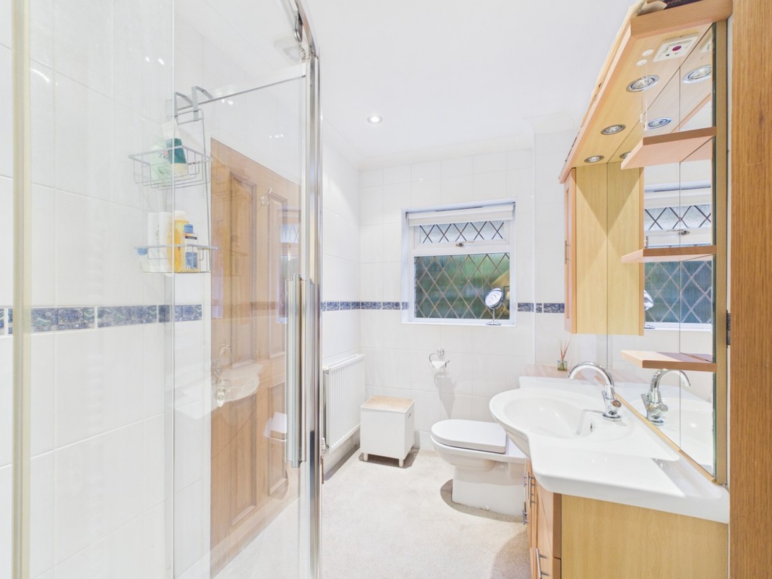 4 bedroom Bungalow in Park Way, Pound Hill, Crawley