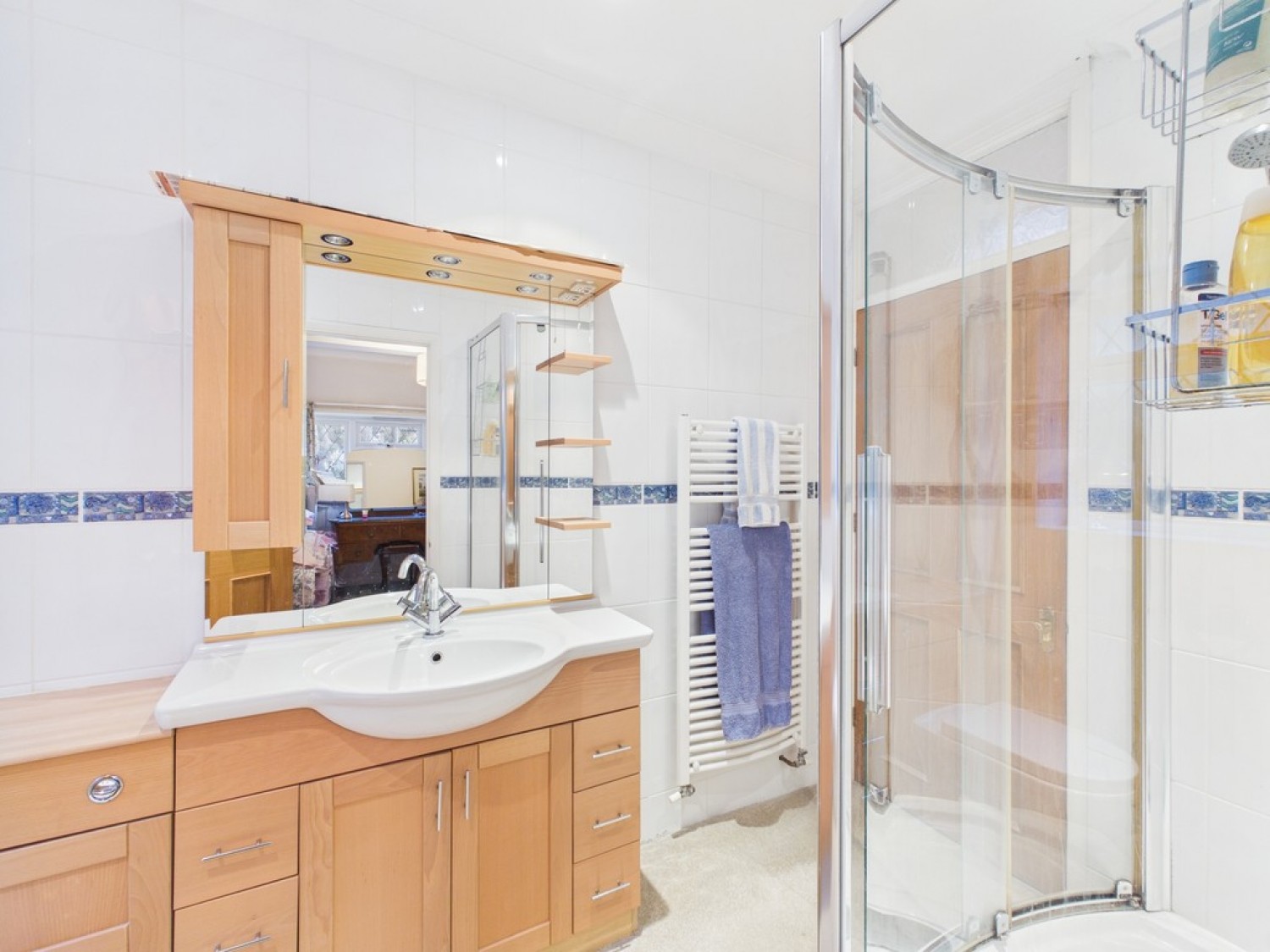 4 bedroom Bungalow in Park Way, Pound Hill, Crawley