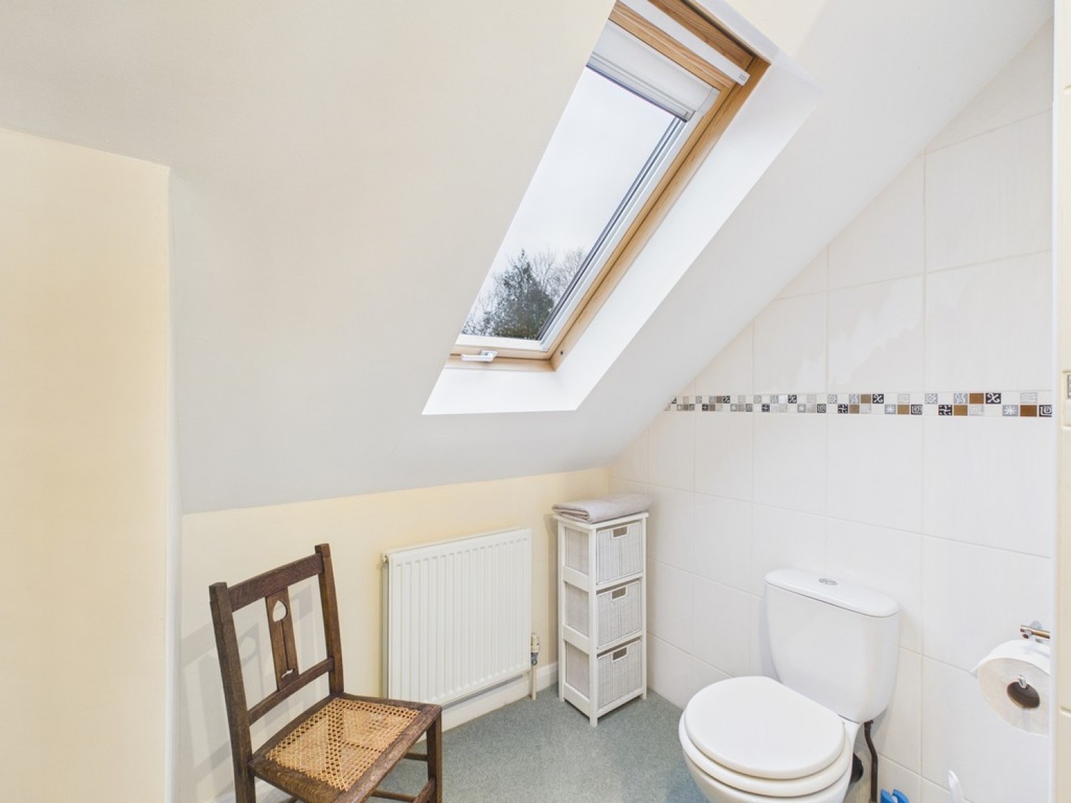 4 bedroom Bungalow in Park Way, Pound Hill, Crawley