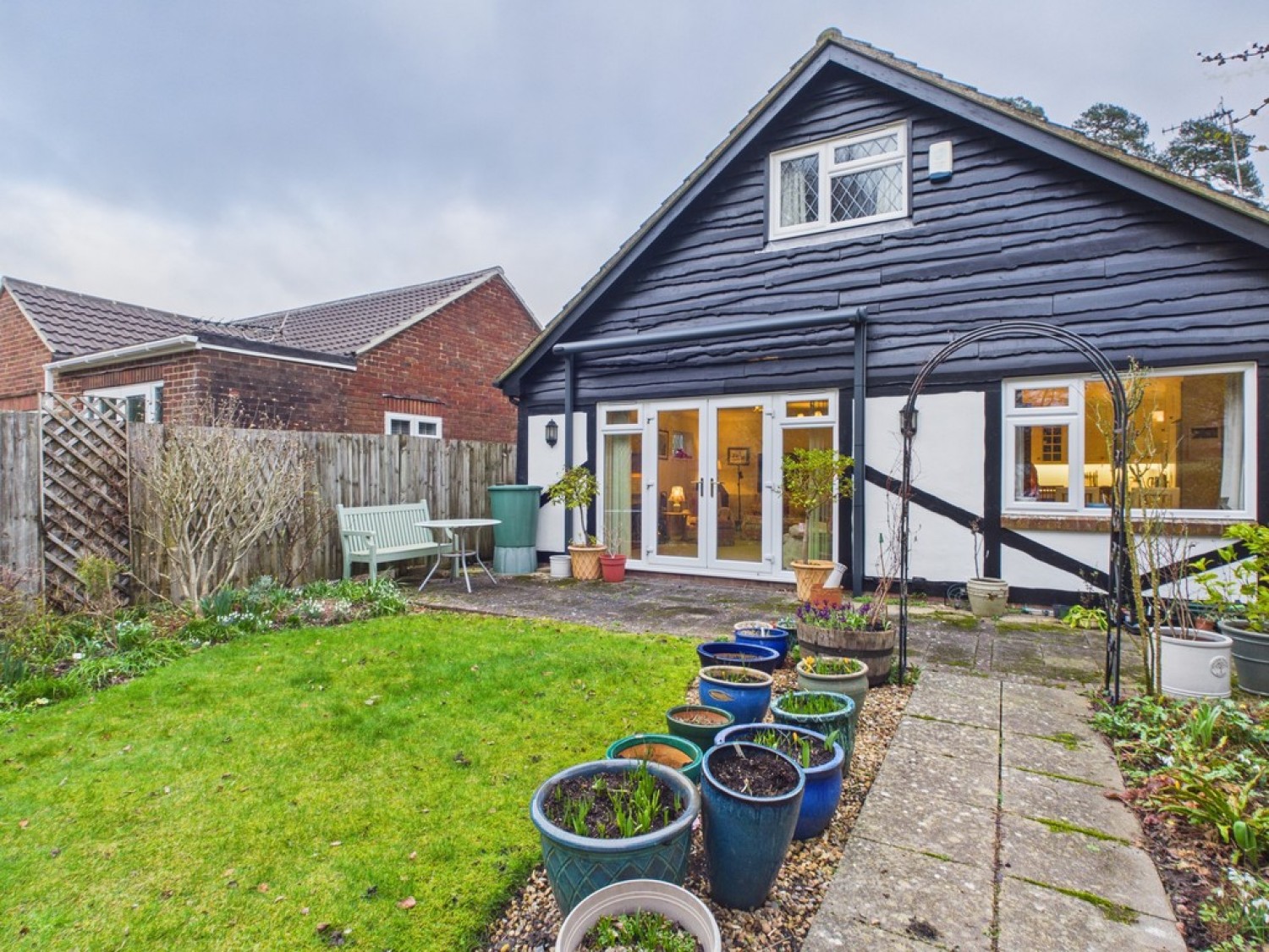 4 bedroom Bungalow in Park Way, Pound Hill, Crawley