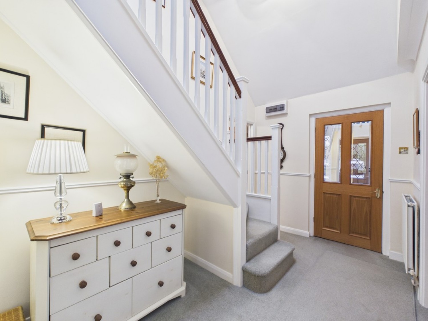 4 bedroom Bungalow in Park Way, Pound Hill, Crawley