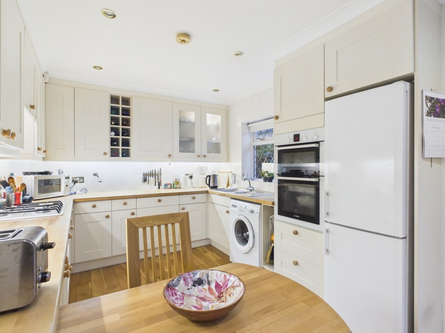 4 bedroom Bungalow in Park Way, Pound Hill, Crawley