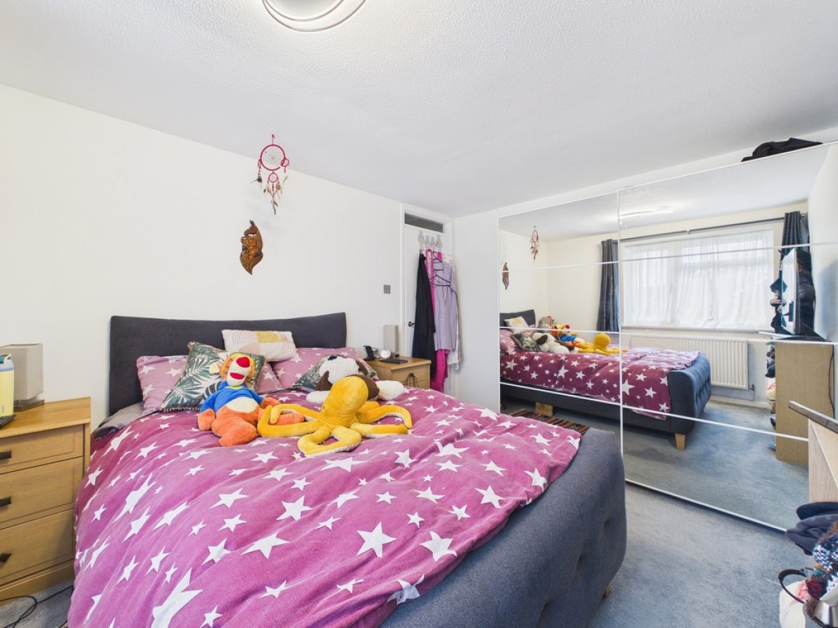 Finians Field , Barns Green