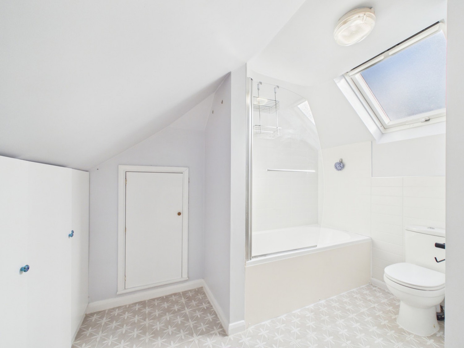 3 bedroom Bungalow for Sale Agate Lane , Horsham