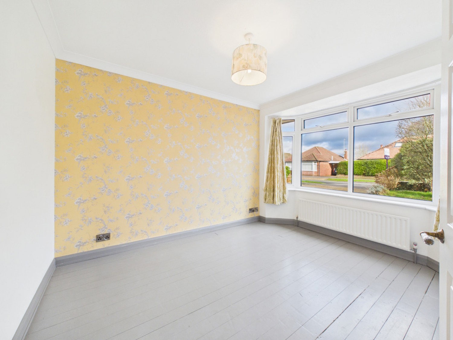 3 bedroom Bungalow for Sale Agate Lane , Horsham