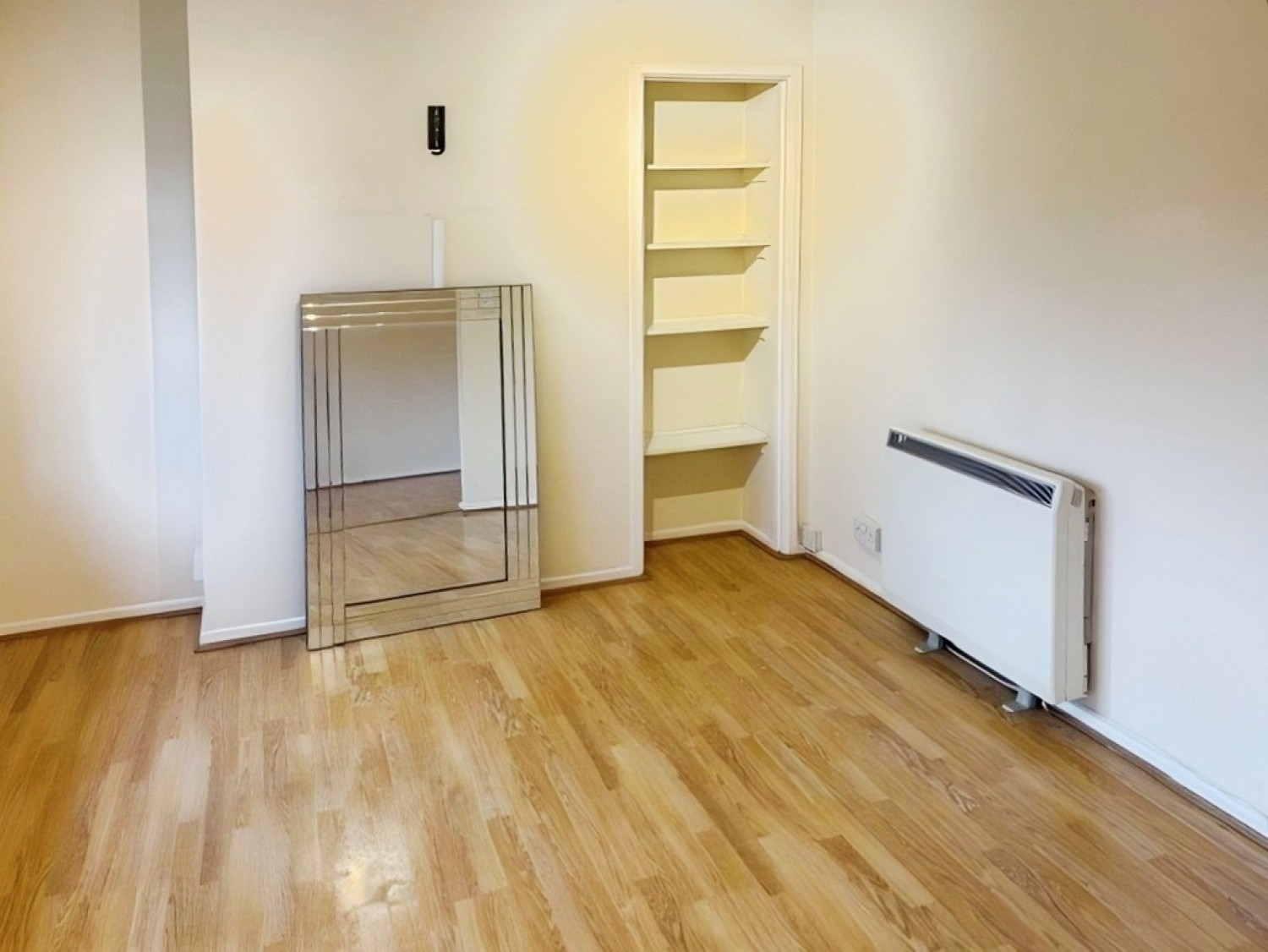 1 bedroom Flat for Letting Gaggle Wood, Mannings Heath