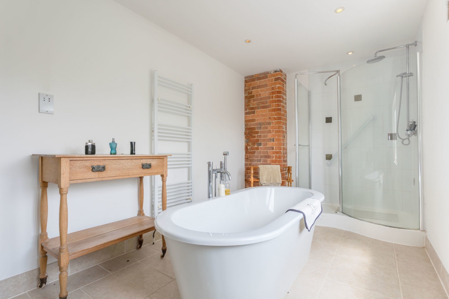 6 bedroom House for Sale Marches Road, Warnham