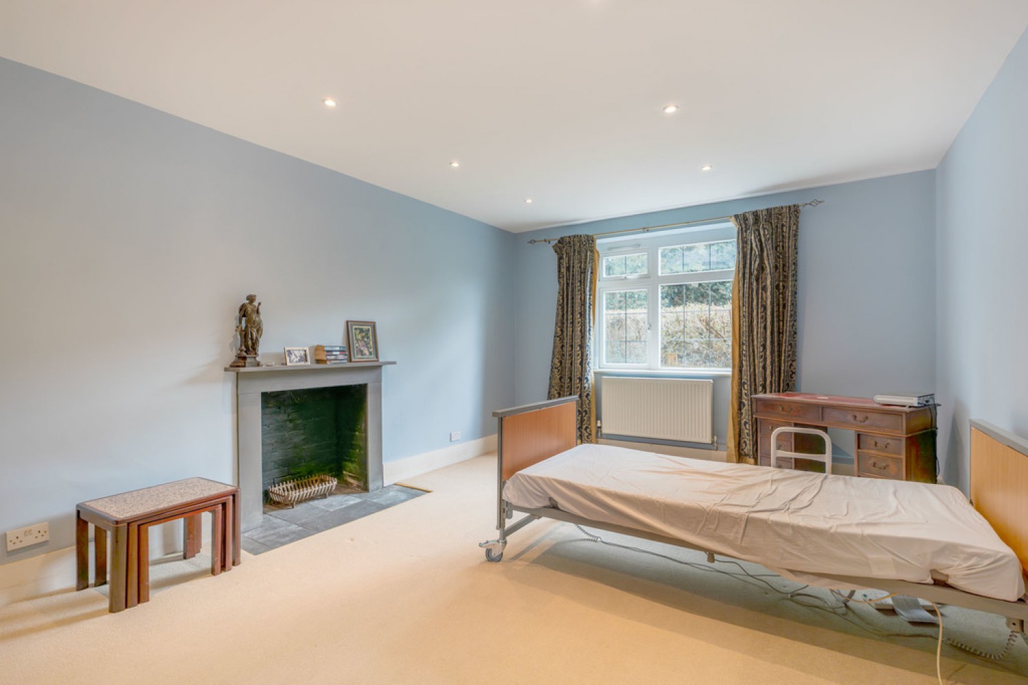 6 bedroom House for Sale Marches Road, Warnham