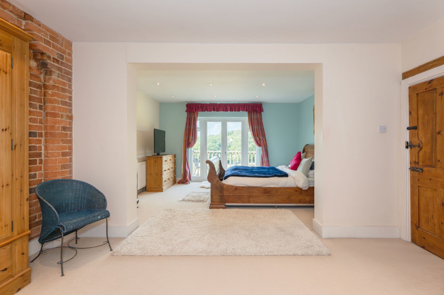 6 bedroom House for Sale Marches Road, Warnham