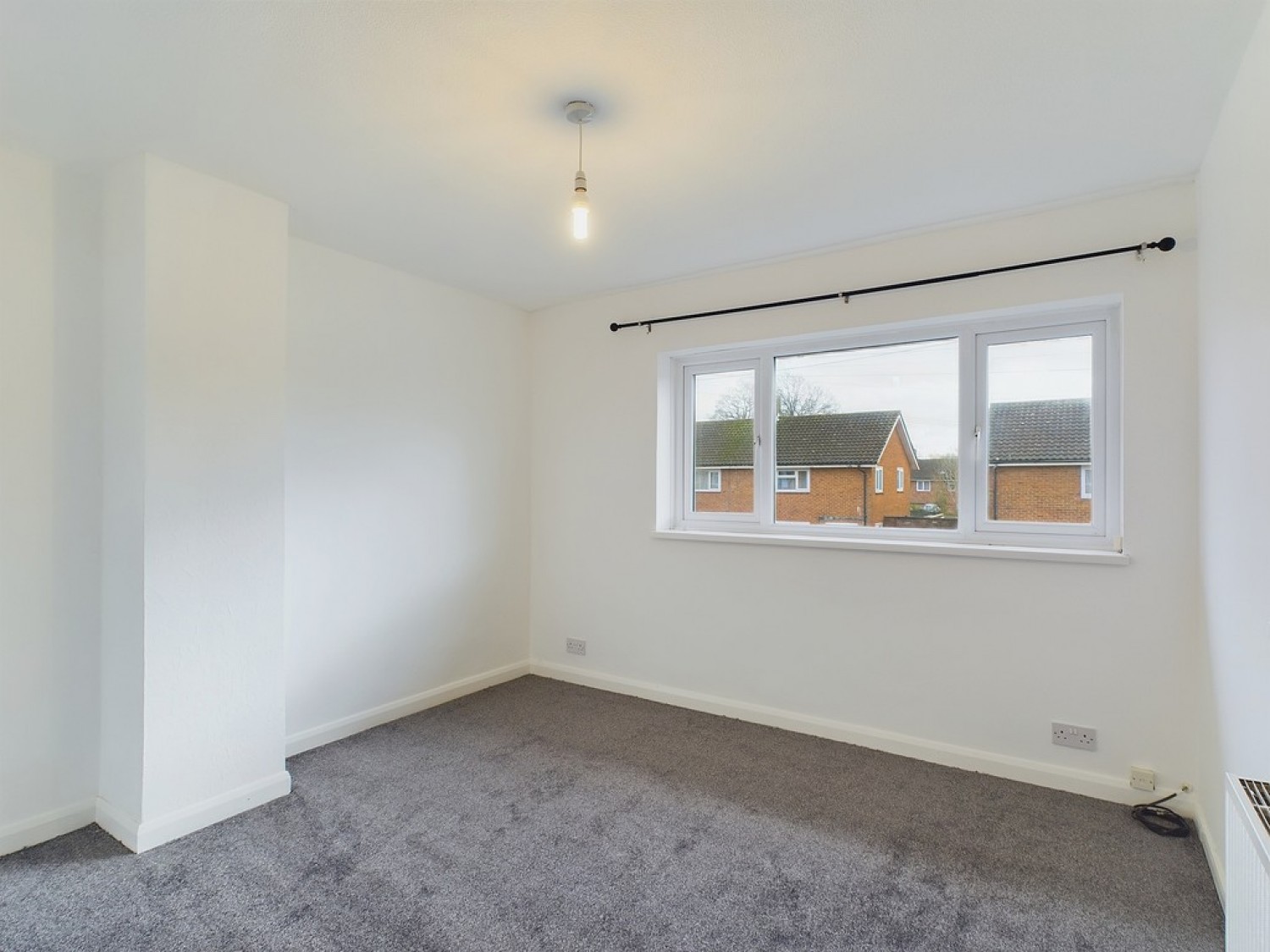 3 bedroom House for Sale Langley Green, Crawley
