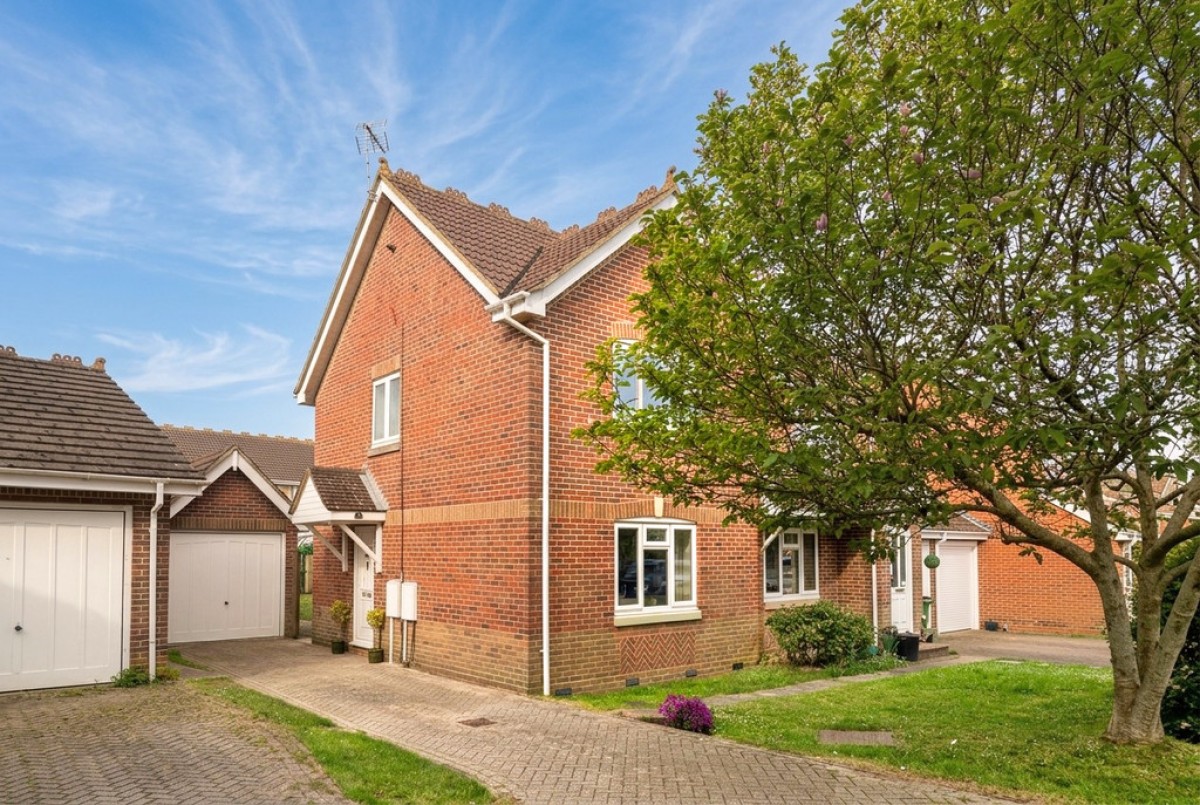Holbrook School Lane, Horsham