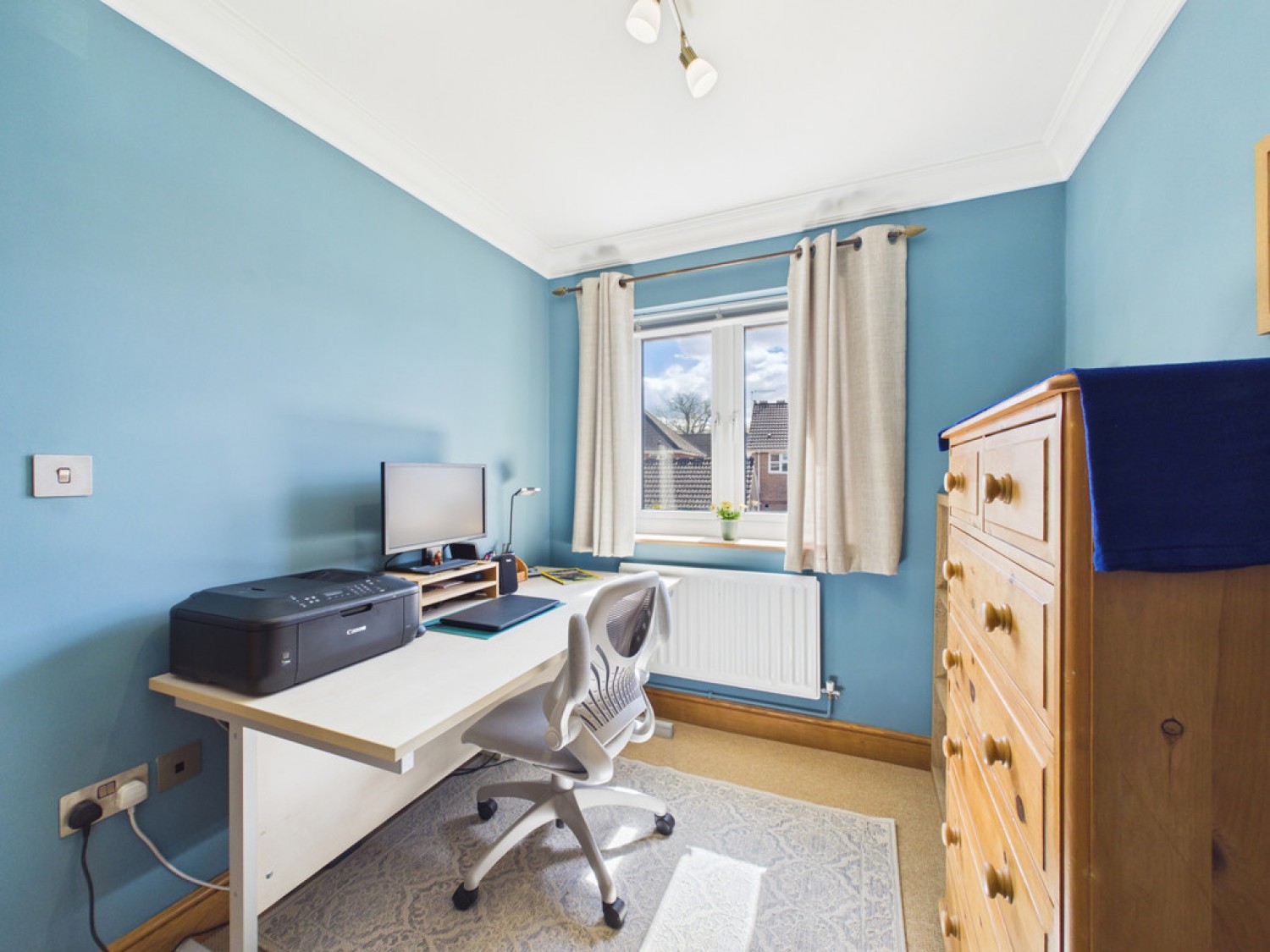 2 bedroom House for Sale Holbrook School Lane, Horsham