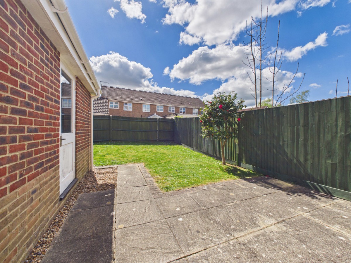 Holbrook School Lane, Horsham
