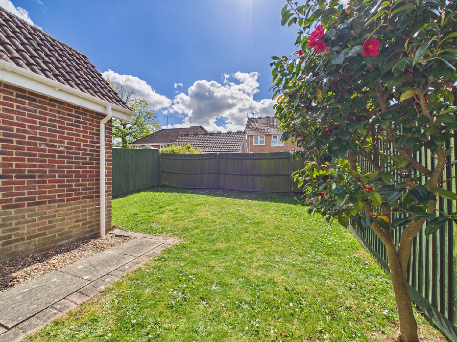 2 bedroom House for Sale Holbrook School Lane, Horsham