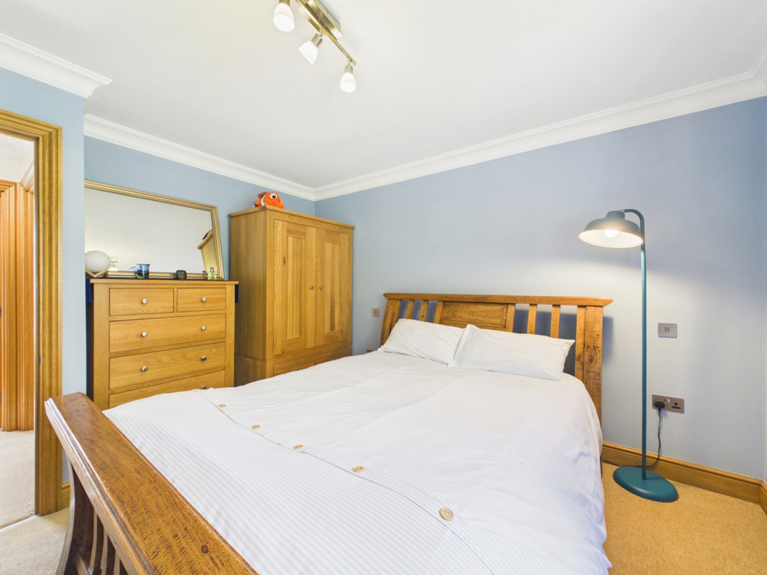 2 bedroom House for Sale Holbrook School Lane, Horsham