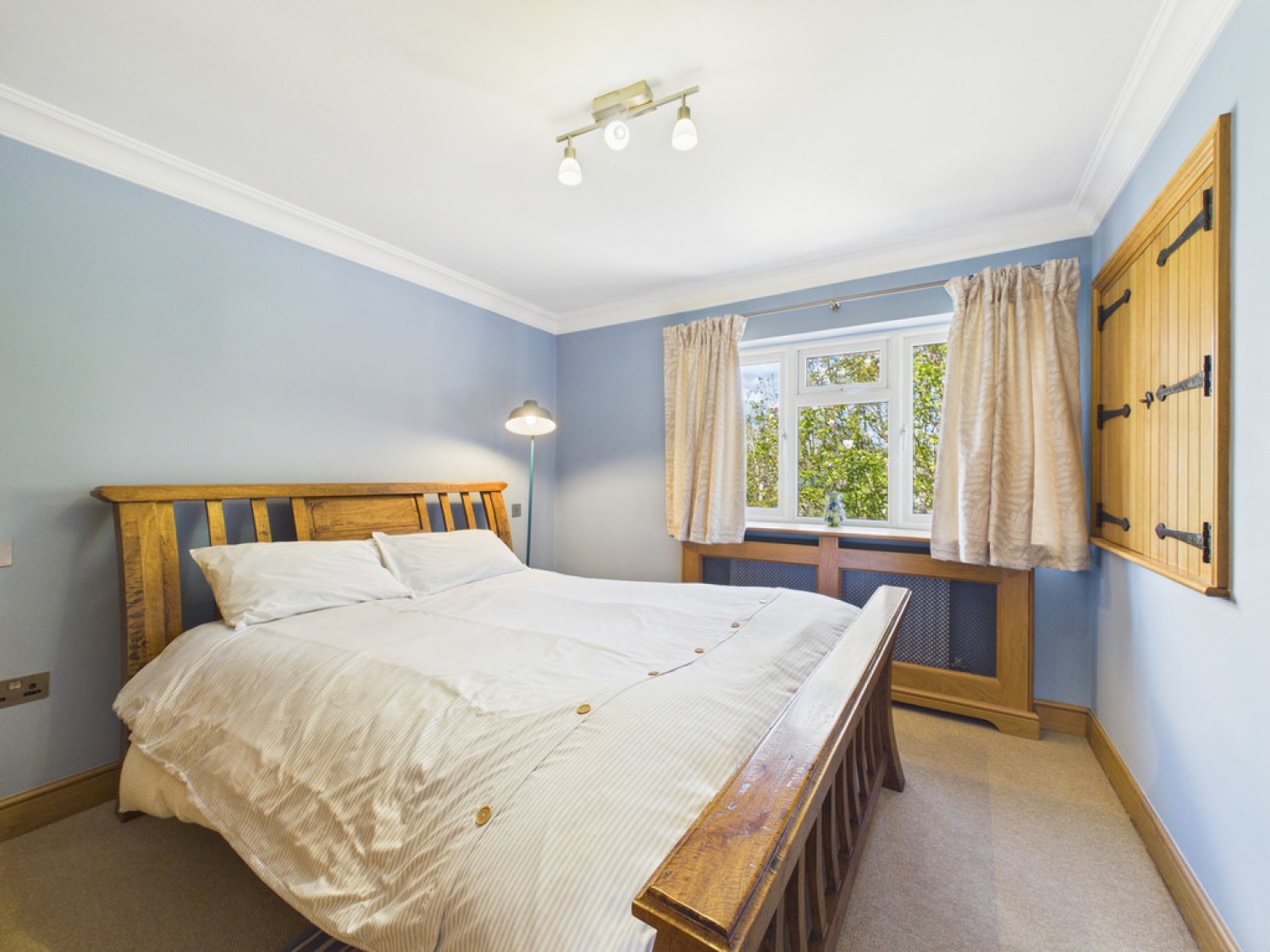 2 bedroom House for Sale Holbrook School Lane, Horsham