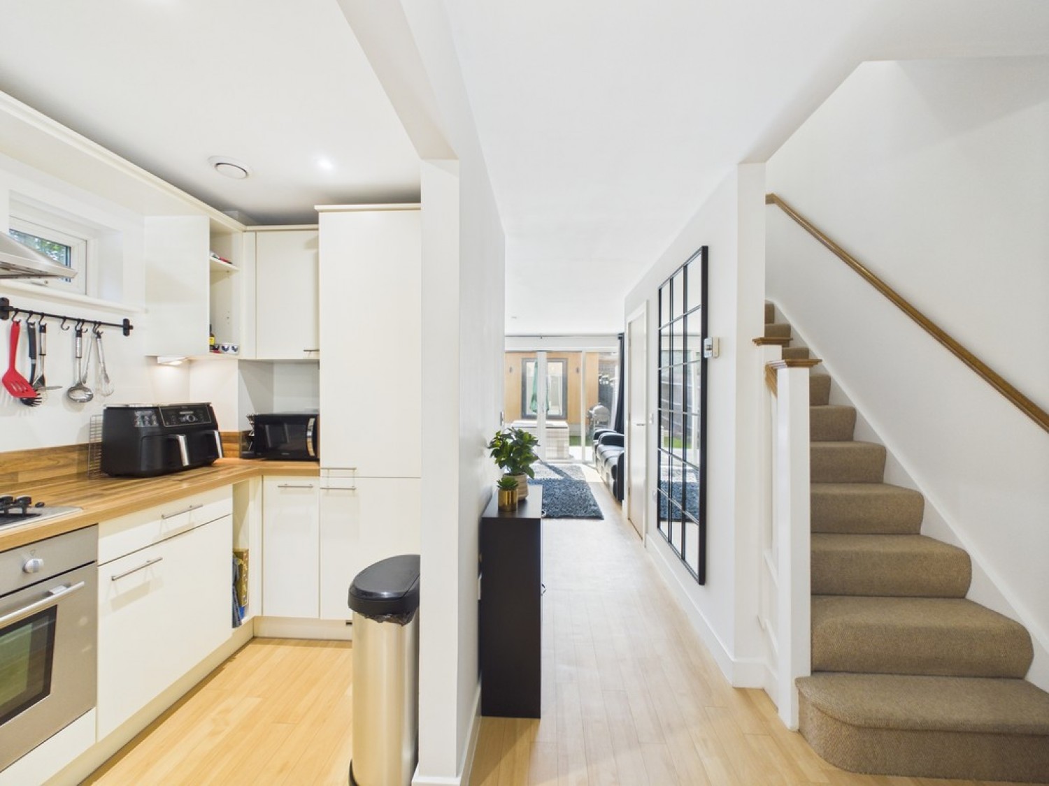 2 bedroom House for Sale Pound Hill, Crawley