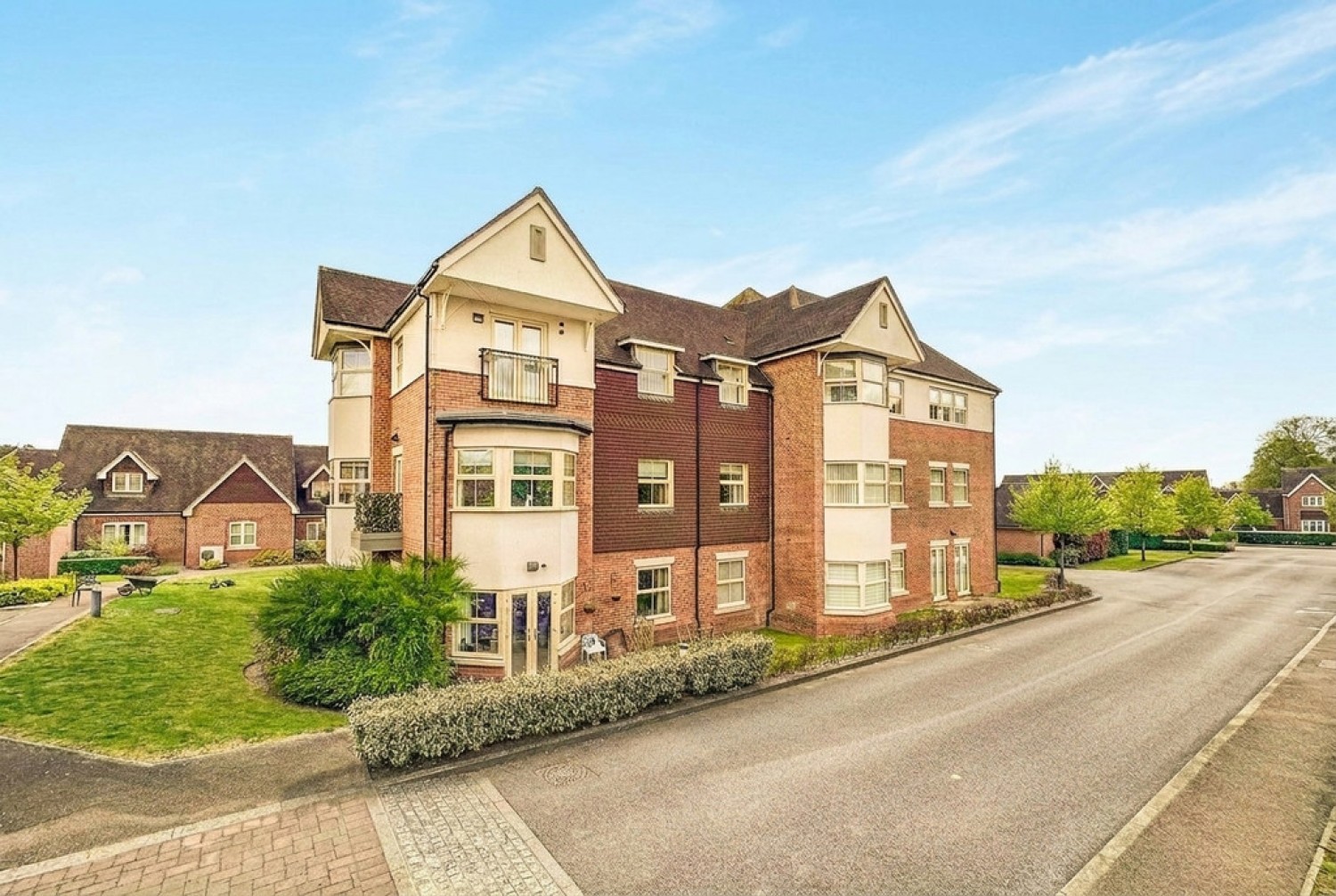 2 bedroom Flat for Sale Durrants Drive, Durrants Village, Faygate