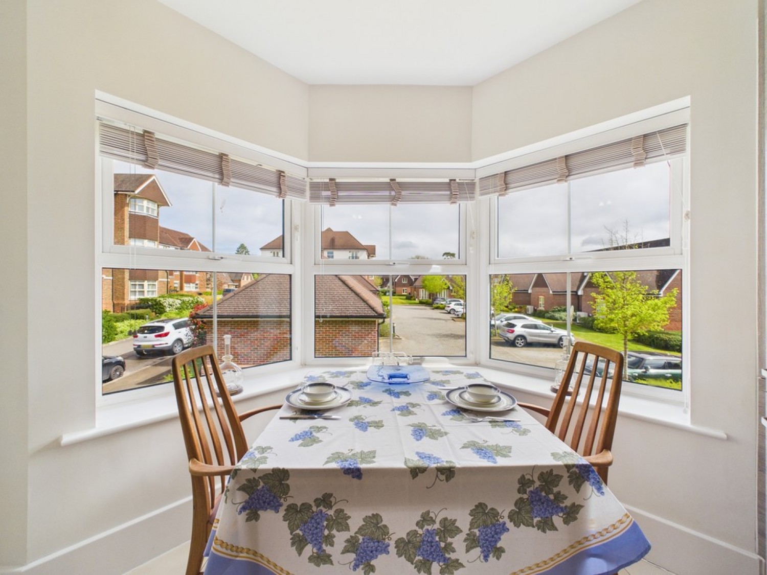 2 bedroom Flat for Sale Durrants Drive, Durrants Village, Faygate