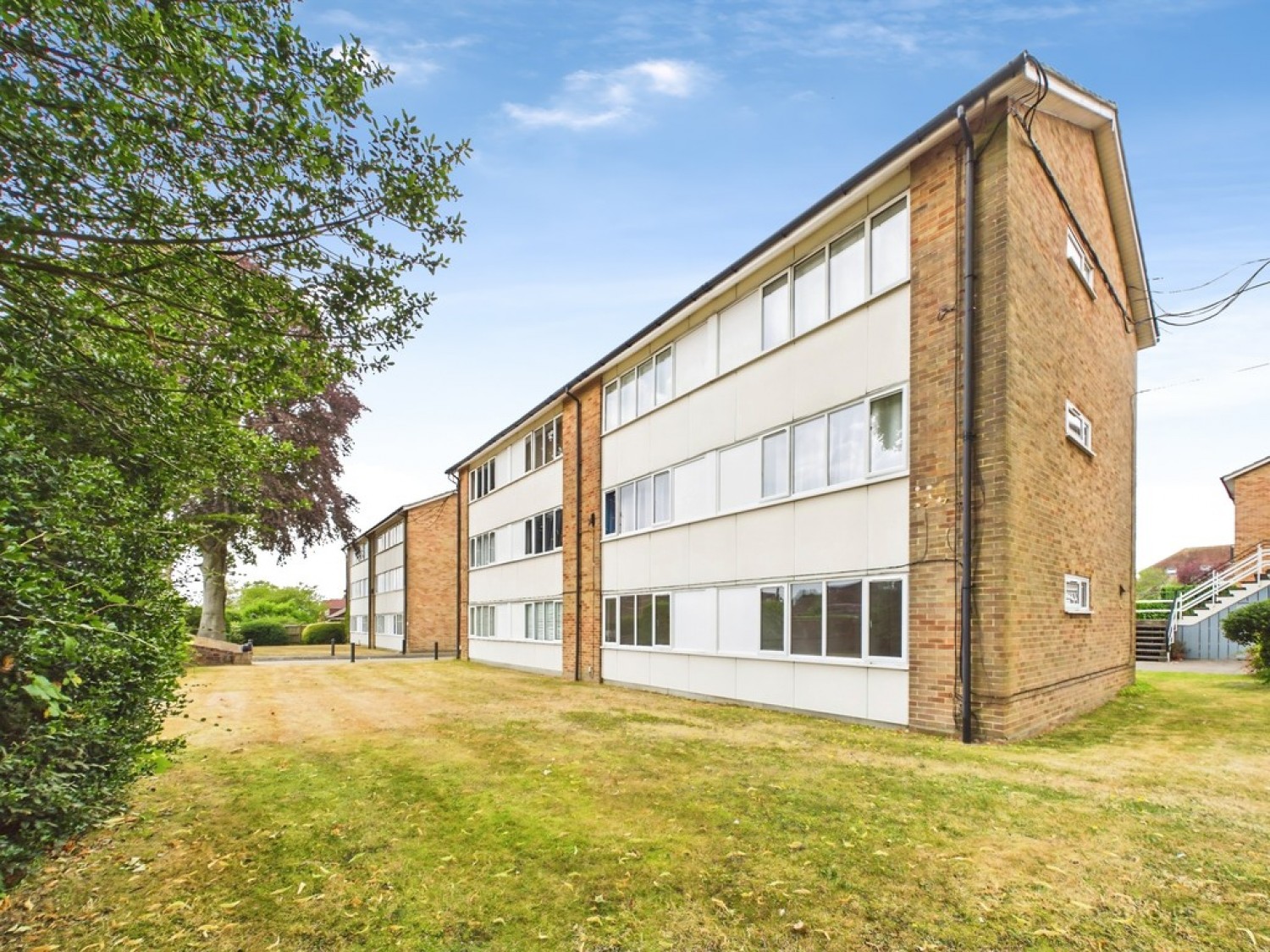 2 bedroom Flat for Letting Ringley Oak, Horsham