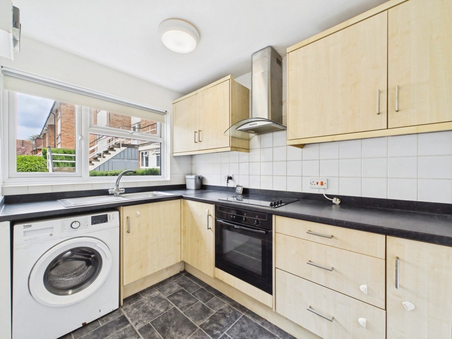 2 bedroom Flat for Letting Ringley Oak, Horsham