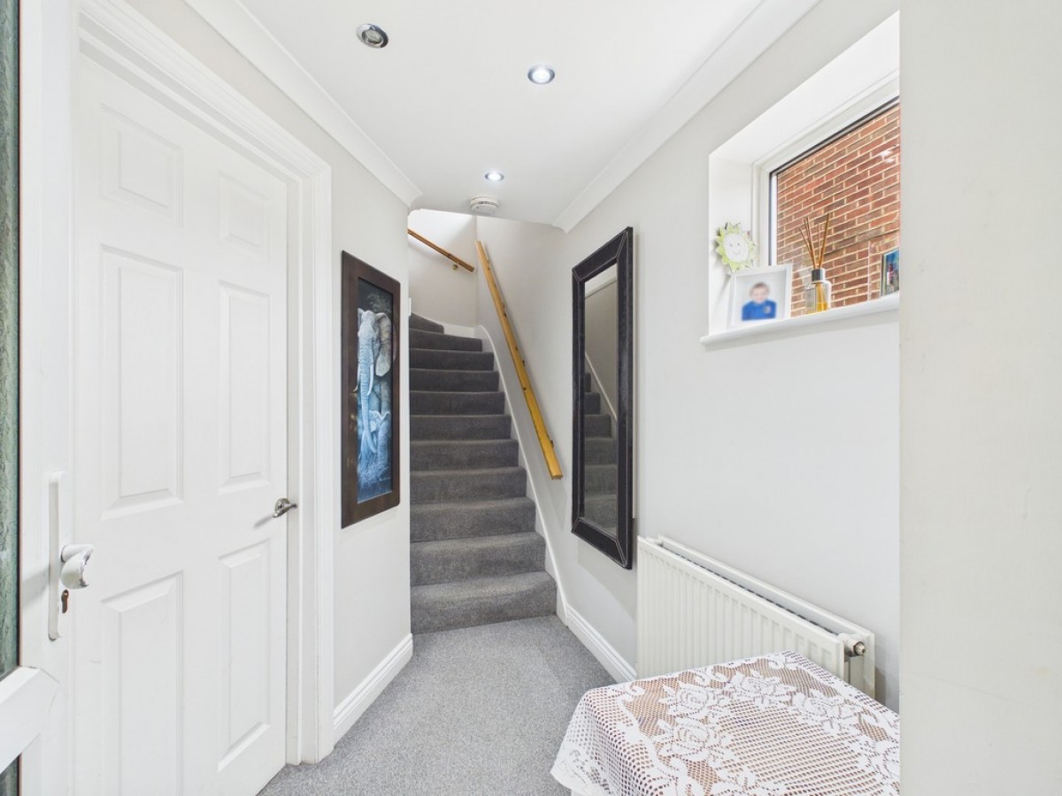 Milton Road, Pound Hill, Crawley