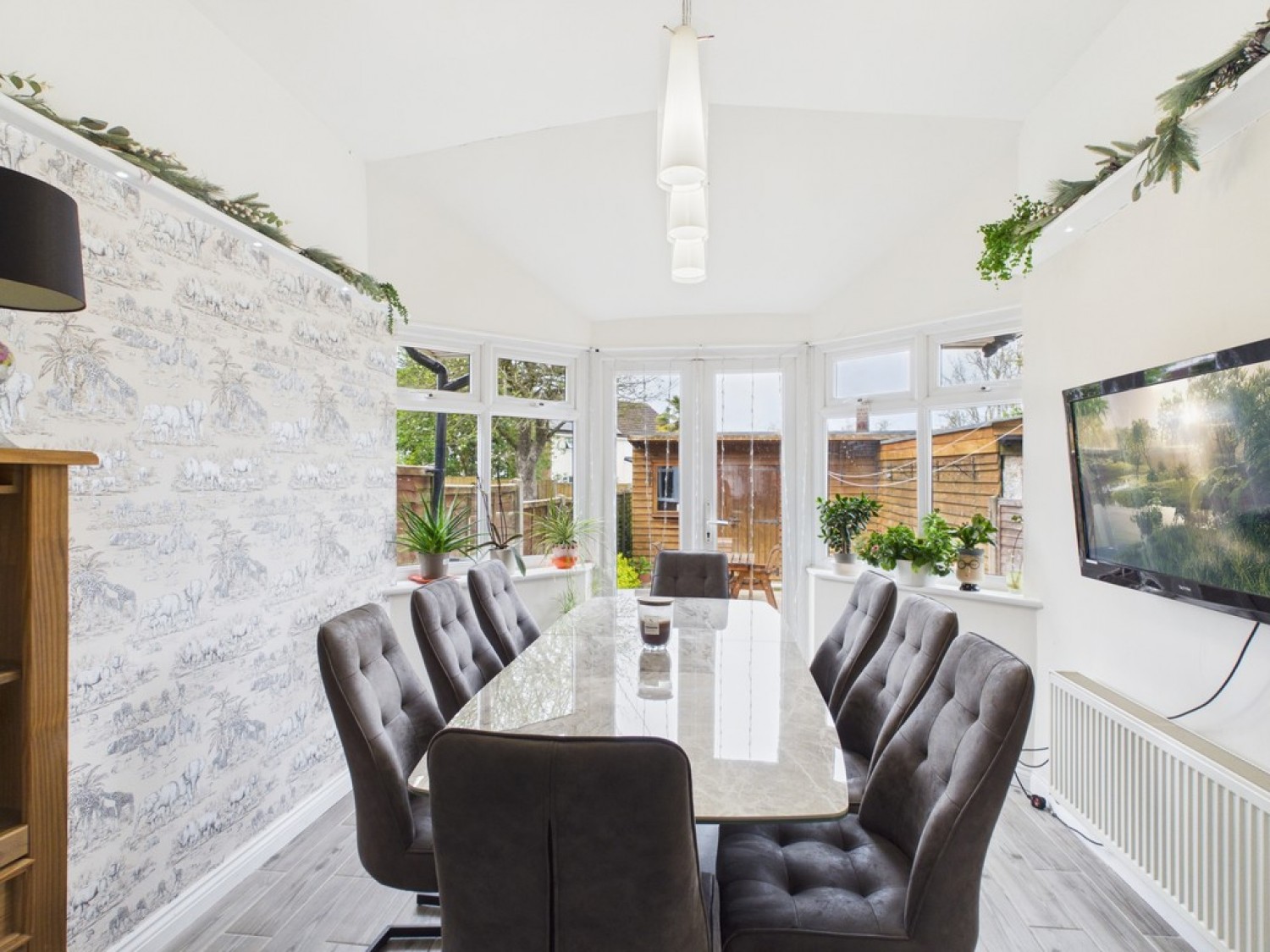 5 bedroom House for Sale Milton Road, Pound Hill, Crawley