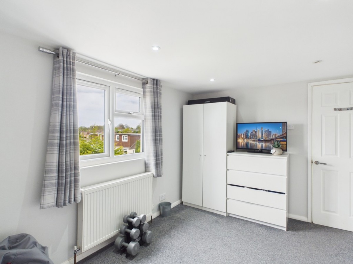 Milton Road, Pound Hill, Crawley