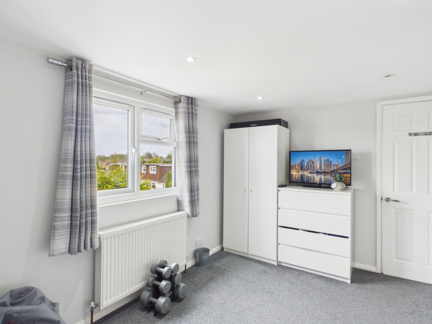 5 bedroom House for Sale Milton Road, Pound Hill, Crawley