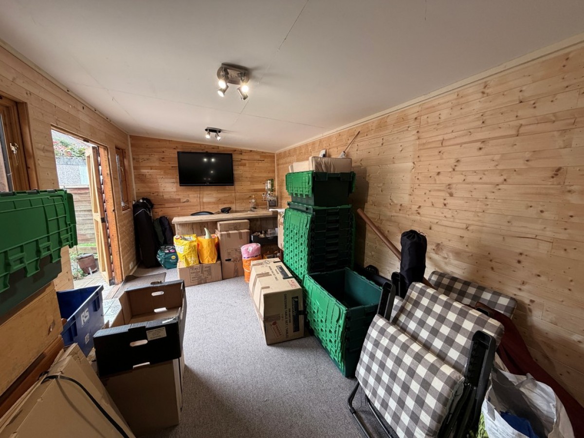 Milton Road, Pound Hill, Crawley