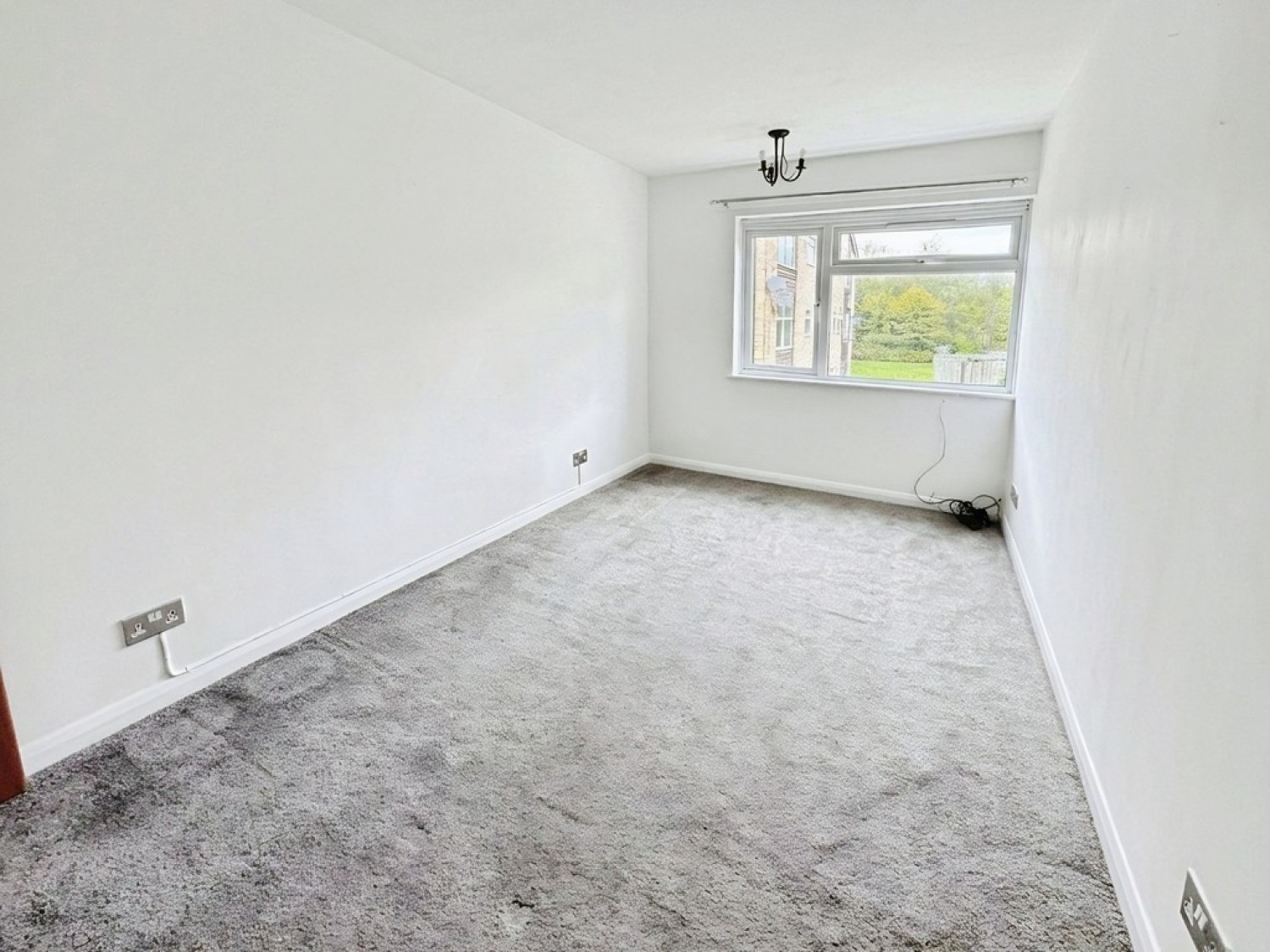 2 bedroom Flat for Letting Hayling Court, Crawley