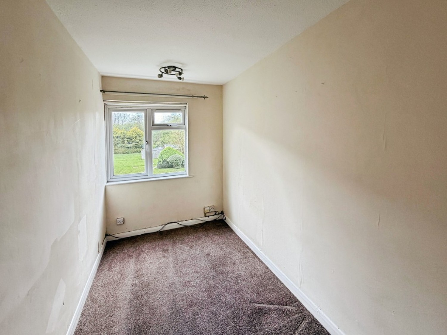 2 bedroom Flat for Letting Hayling Court, Crawley