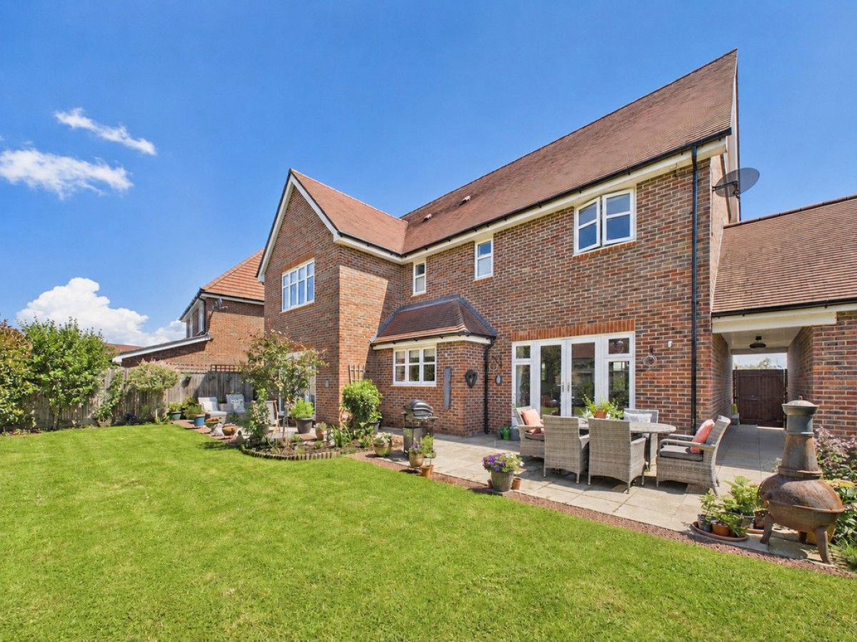 Kensett Avenue, Southwater